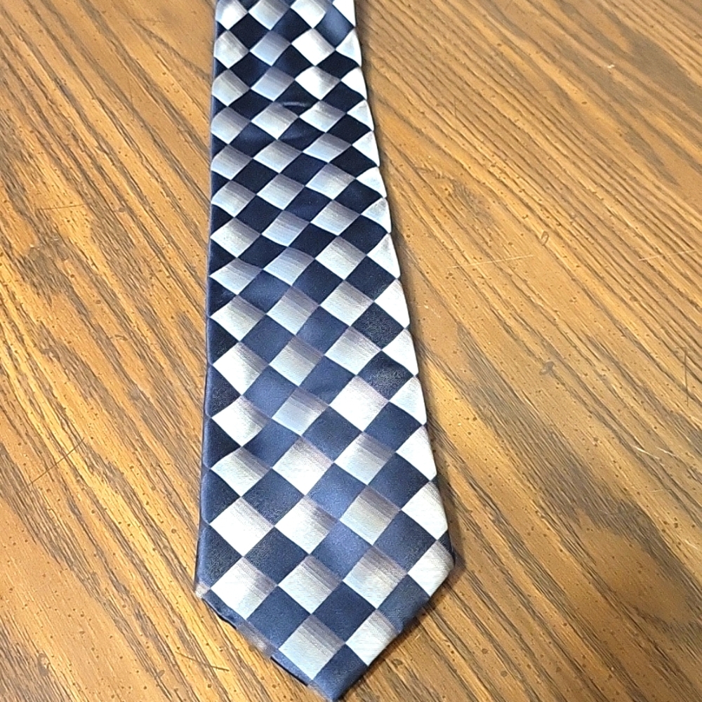 Arrow 100% Silk Men’s Neck Tie Made In UsaNo holes or stains